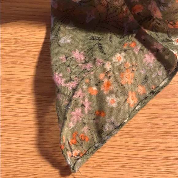 Neck Scarf - Picture 2 of 4